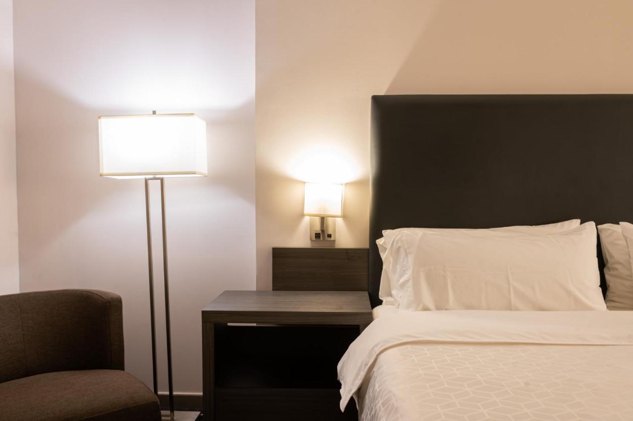 Holiday Inn Express Hotel & Suites Hermosillo By Ihg Bagian luar foto