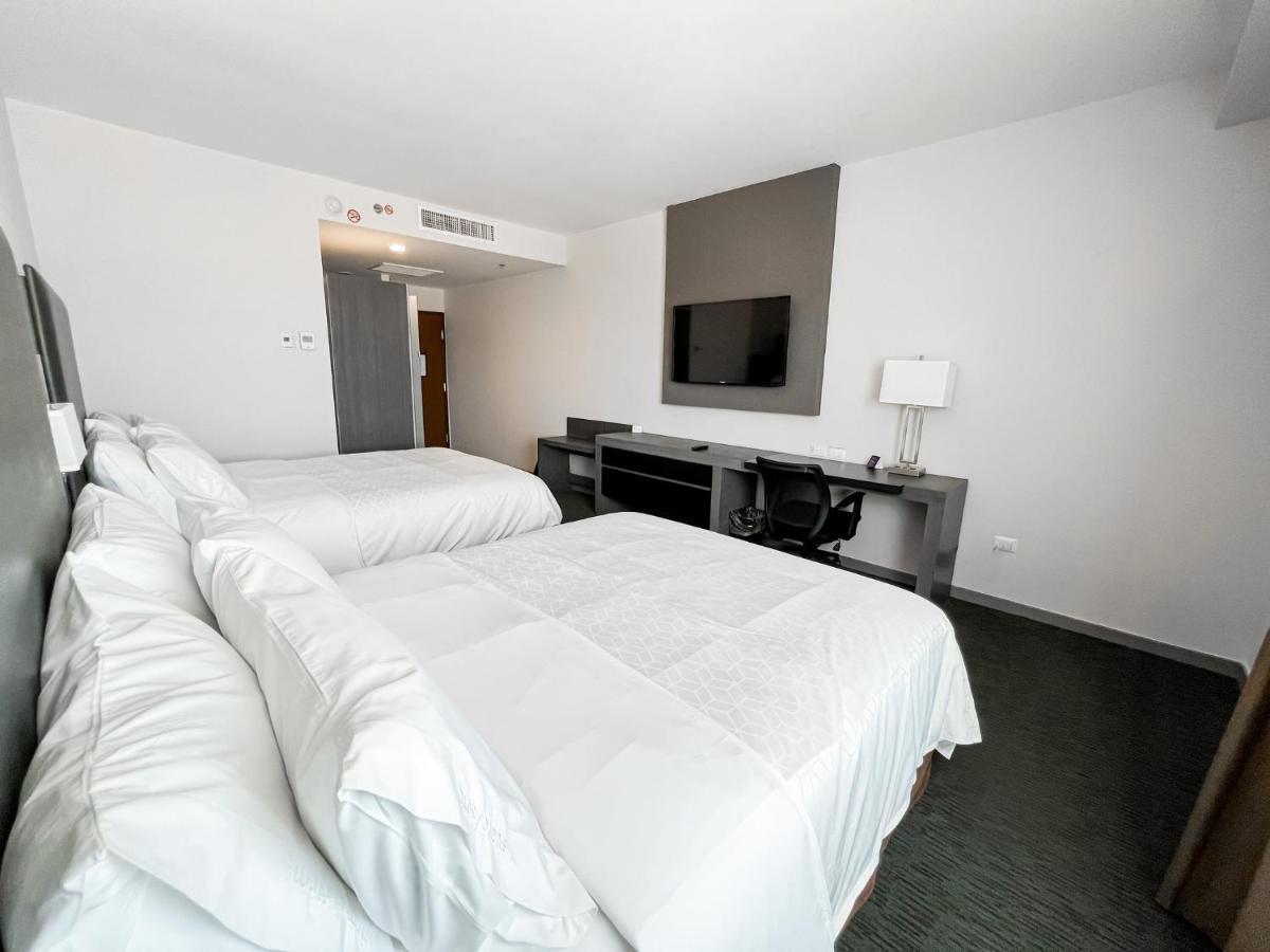 Holiday Inn Express Hotel & Suites Hermosillo By Ihg Bagian luar foto